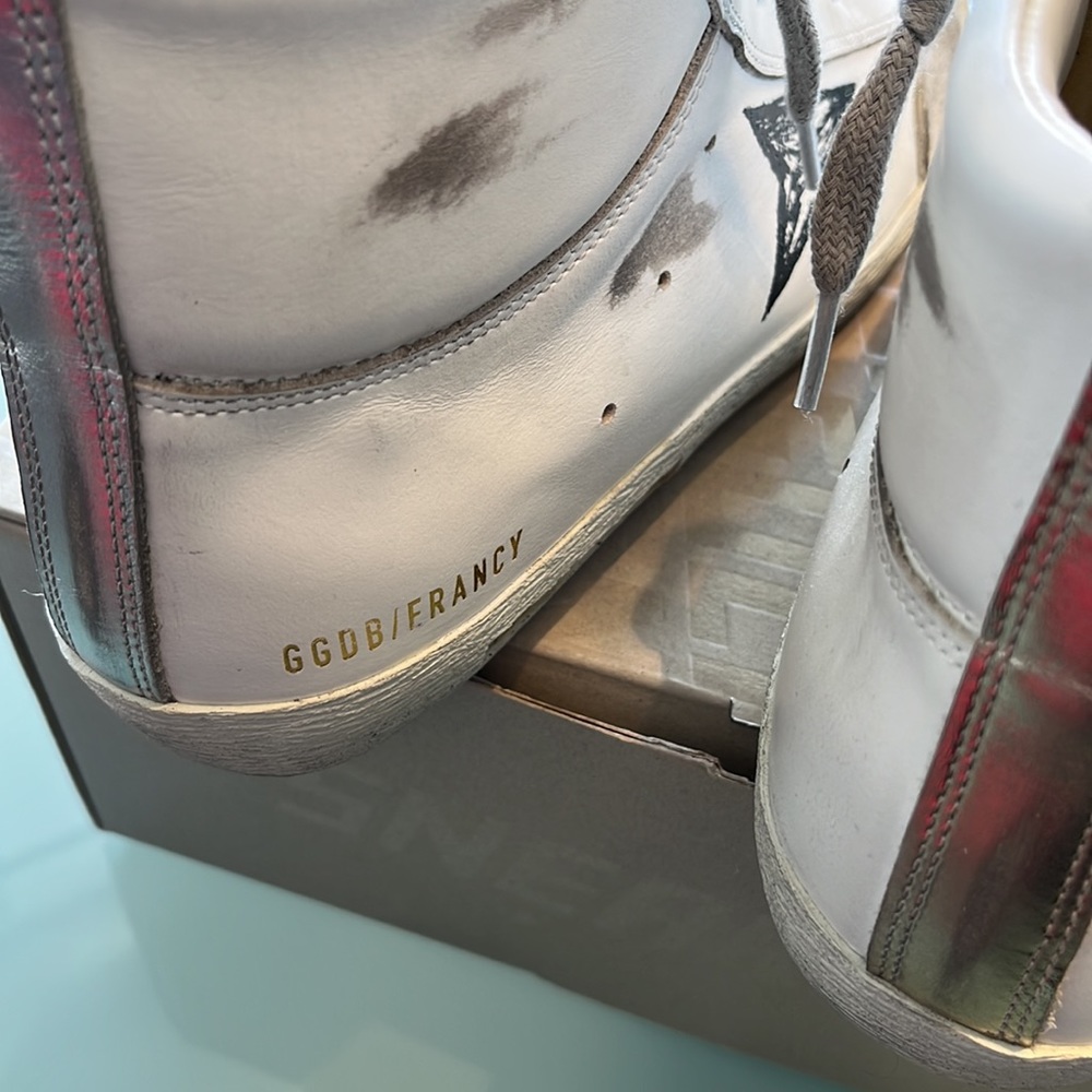 Woman’s golden goose sneaker, size 10 white - Picture 6 of 11